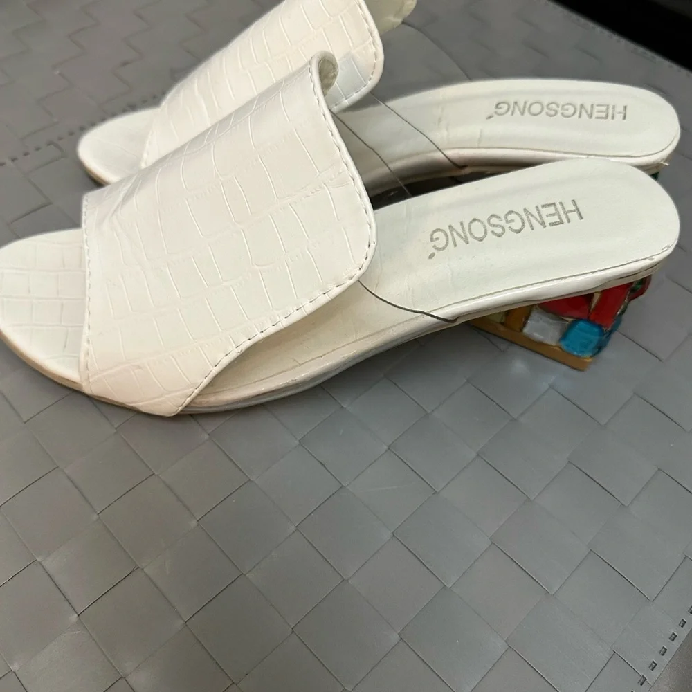 Sandals - Picture 2 of 3